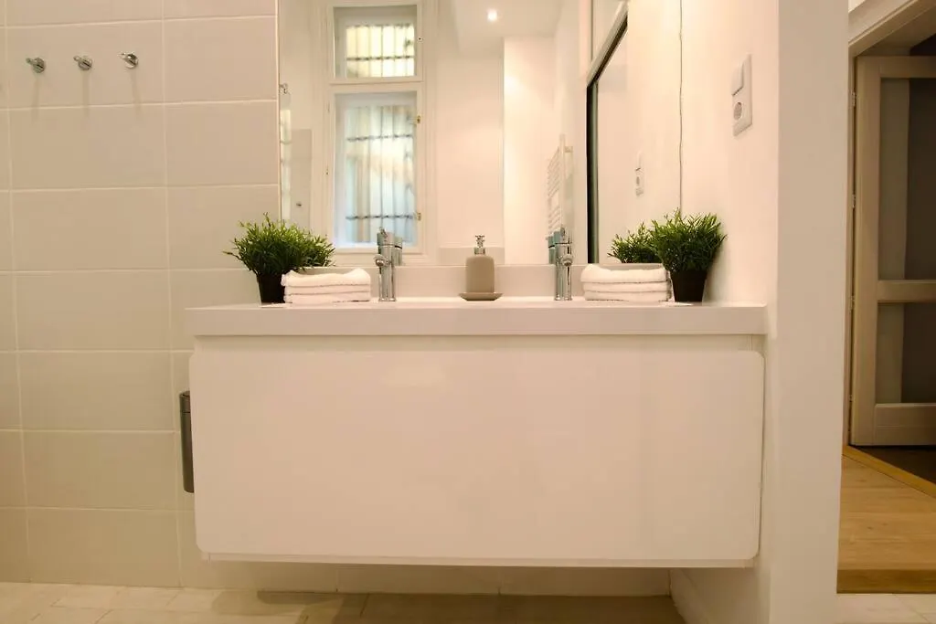 Premium Apartment By Hi5- Anker Apartment 부다페스트